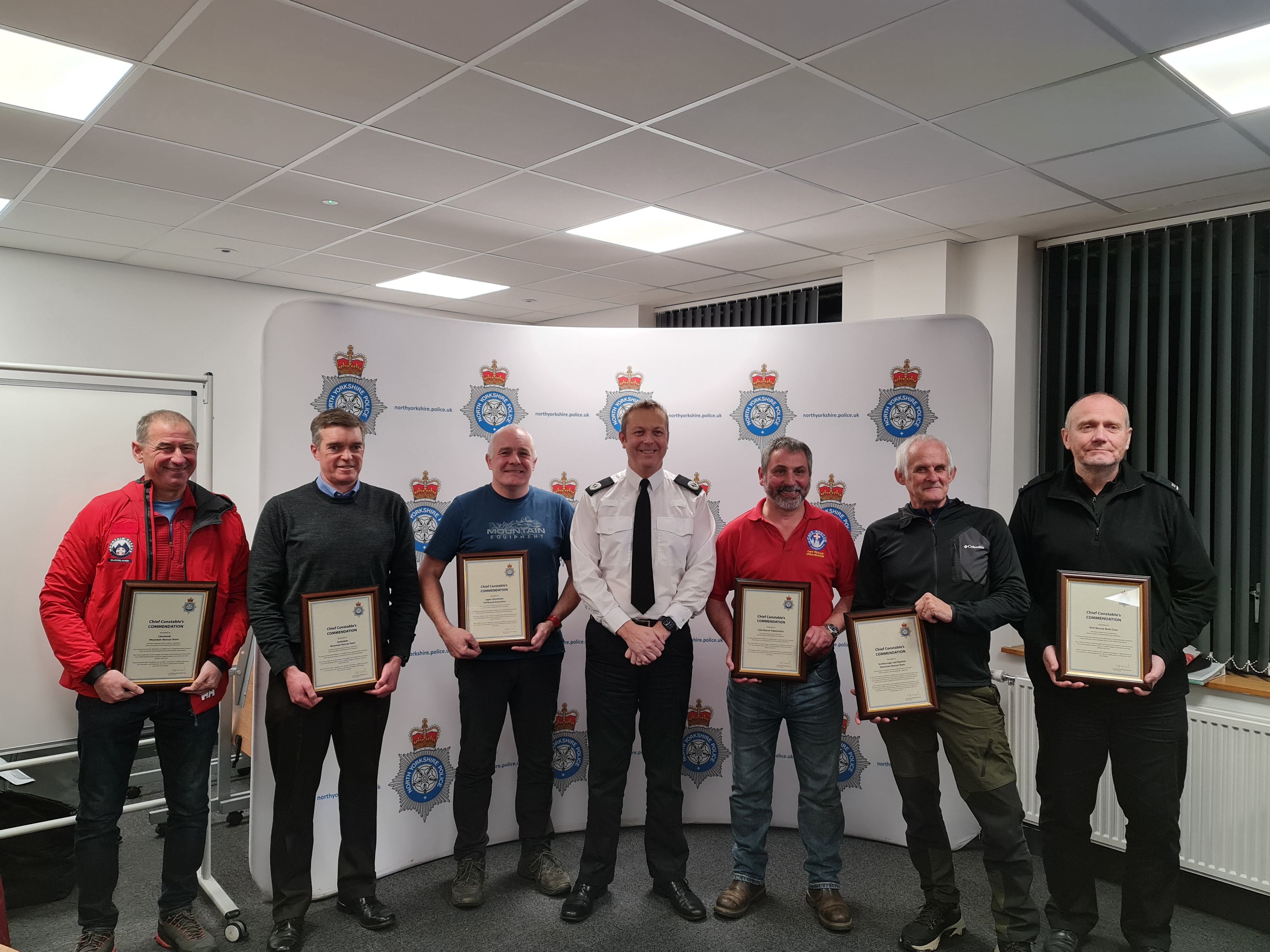 search and rescue volunteers 